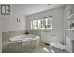 384 Spruce Grove Crescent, Newmarket, ON L3X2X3 Photo 9