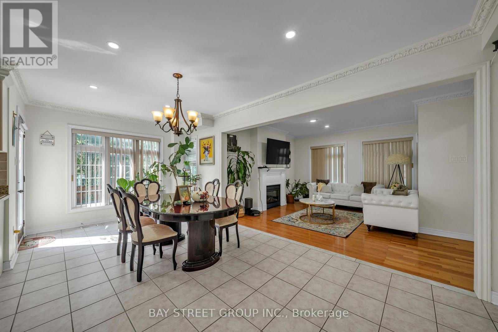 384 SPRUCE GROVE CRESCENT, Newmarket (Woodland Hill) — photo 3