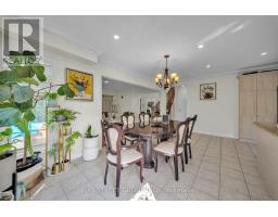 384 Spruce Grove Crescent, Newmarket, ON L3X2X3 Photo 6
