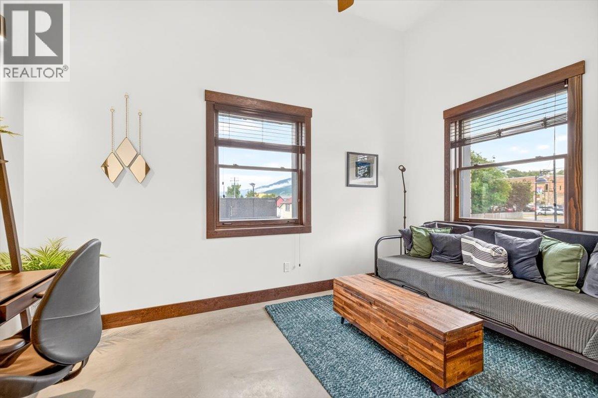 #4 392 4TH Avenue - 29