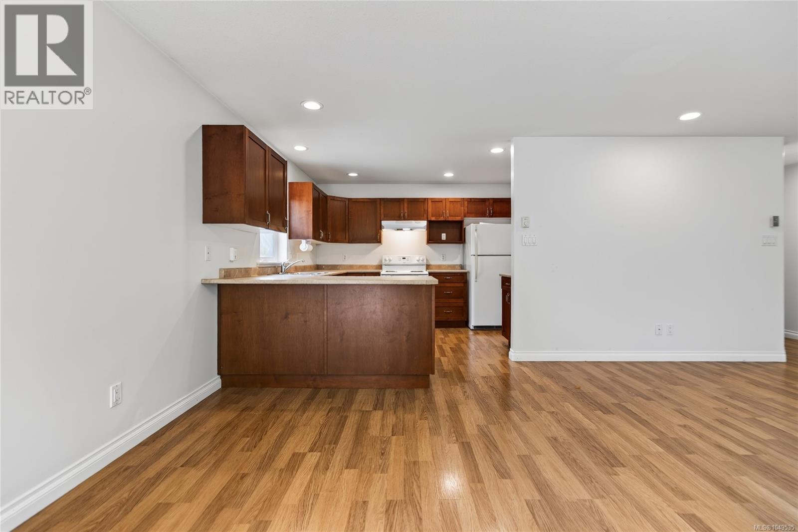 2729 Kendal Ave - 10