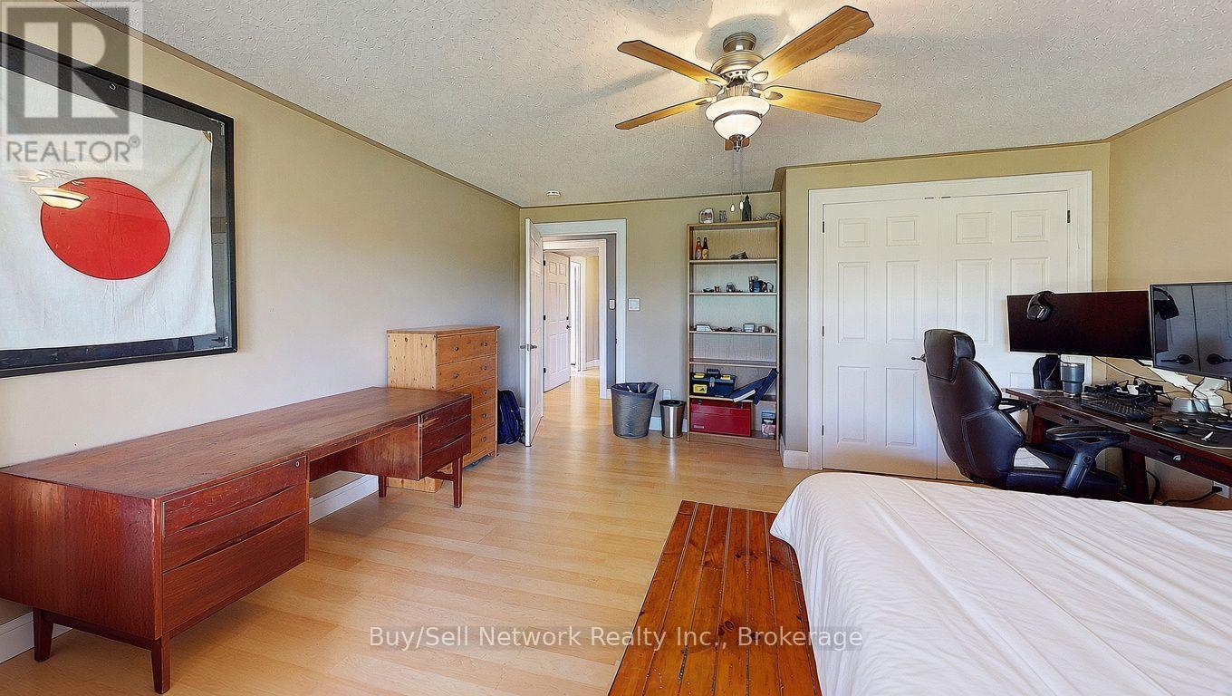 29 NURSE AVENUE - 43