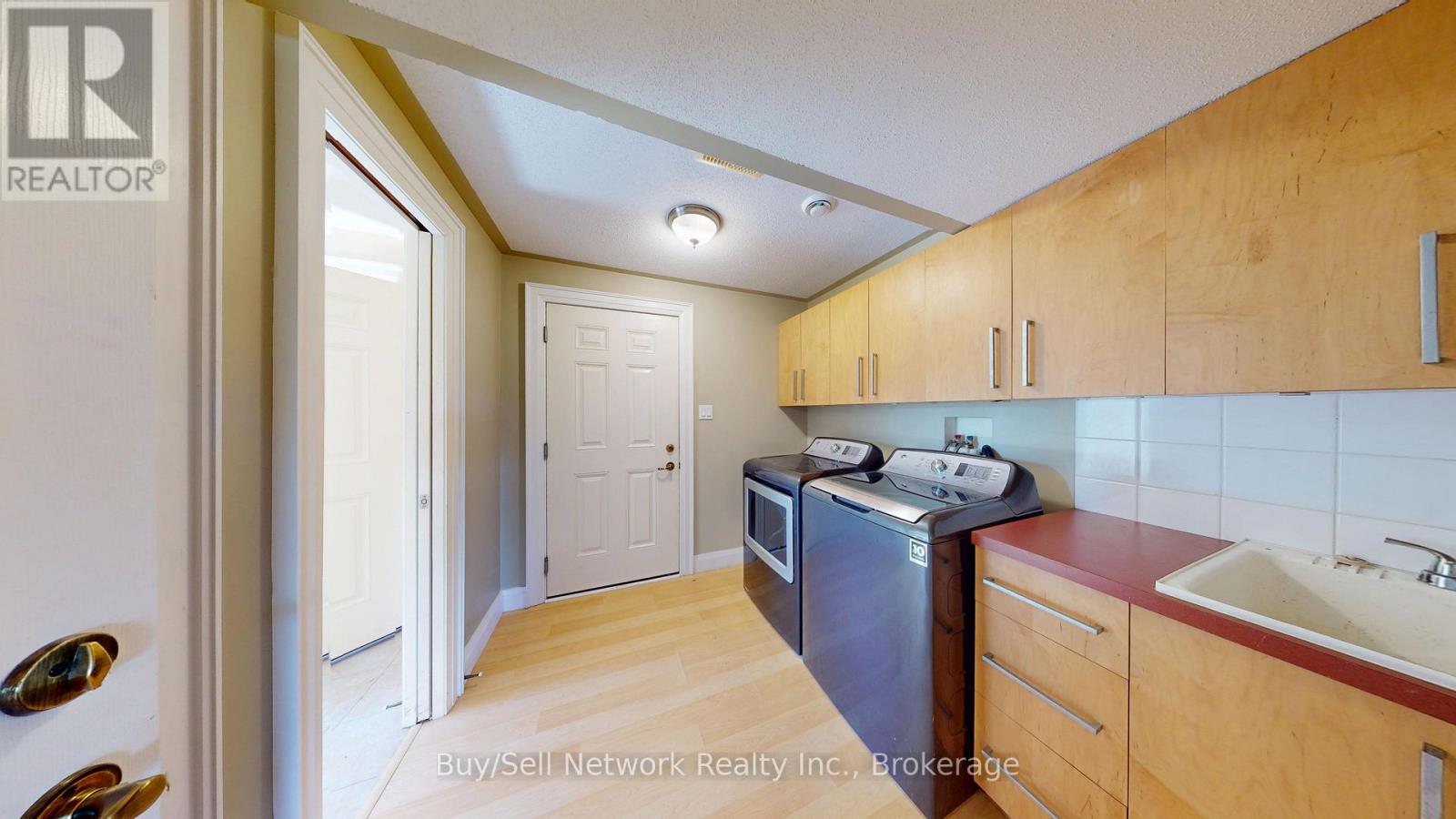 29 NURSE AVENUE - 45