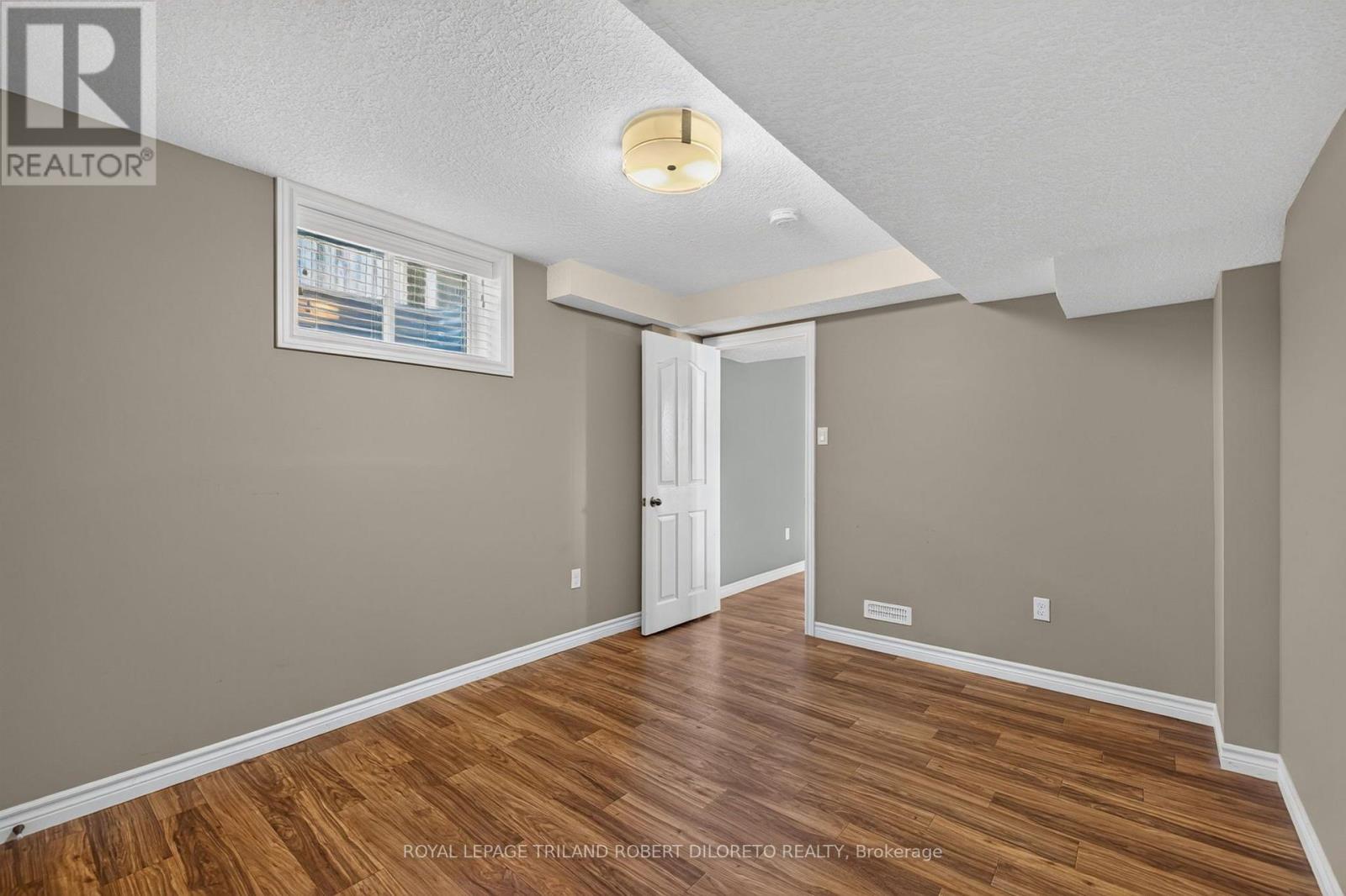 375 KINGBIRD COURT - Image 40