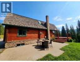 Living room - 4165 43 Highway, Elkford, BC V0B1H0 Photo 11
