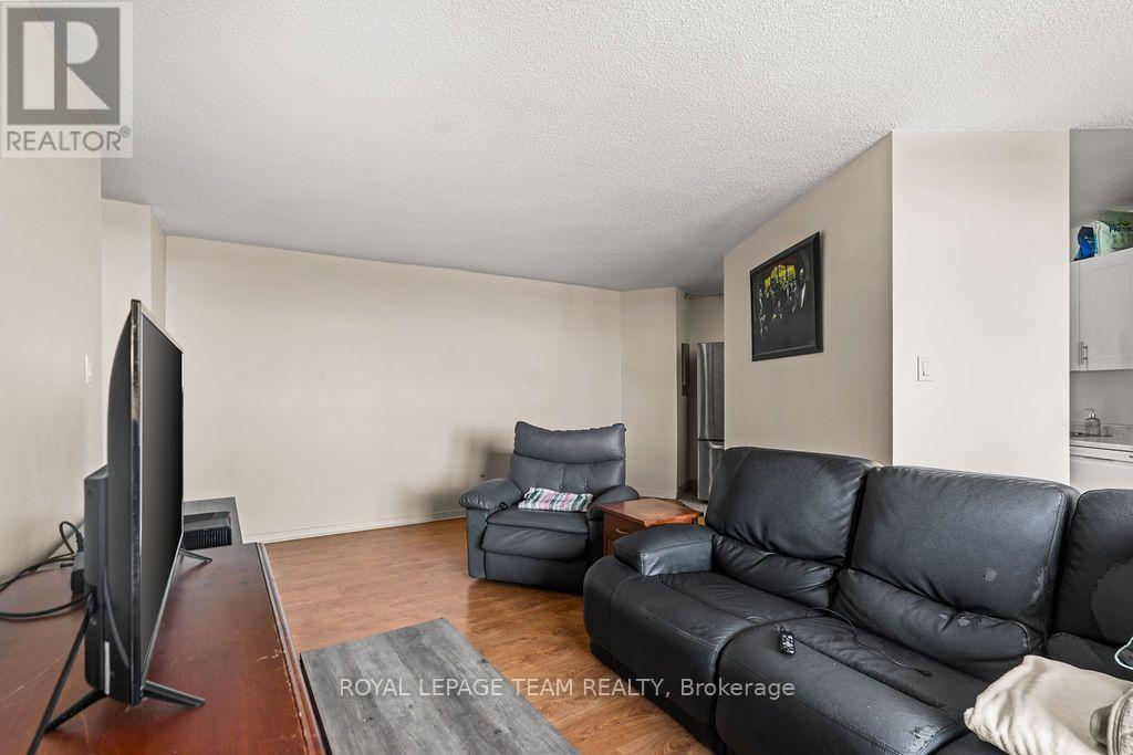 2 Bed, 1 Bath House for Sale in Ottawa – 1112 – 2000 JASMINE CRESCENT, Ottawa – MLS# X13779914 - Image 22