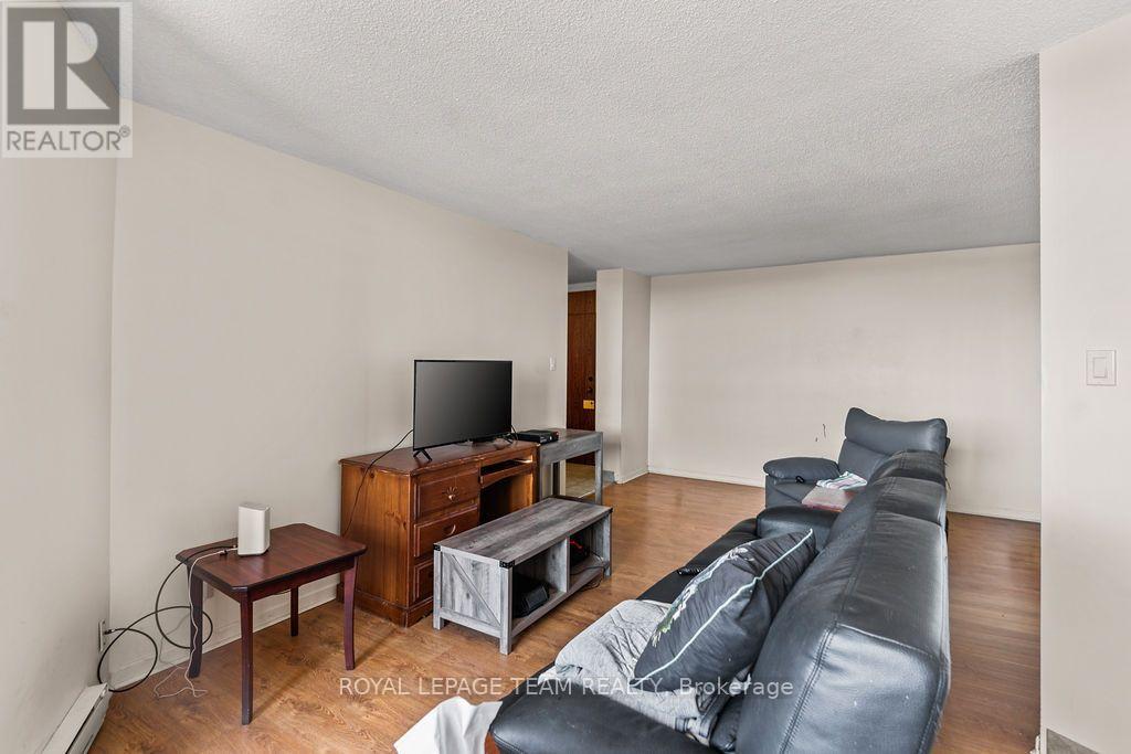 2 Bed, 1 Bath House for Sale in Ottawa – 1112 – 2000 JASMINE CRESCENT, Ottawa – MLS# X13779914 - Image 23