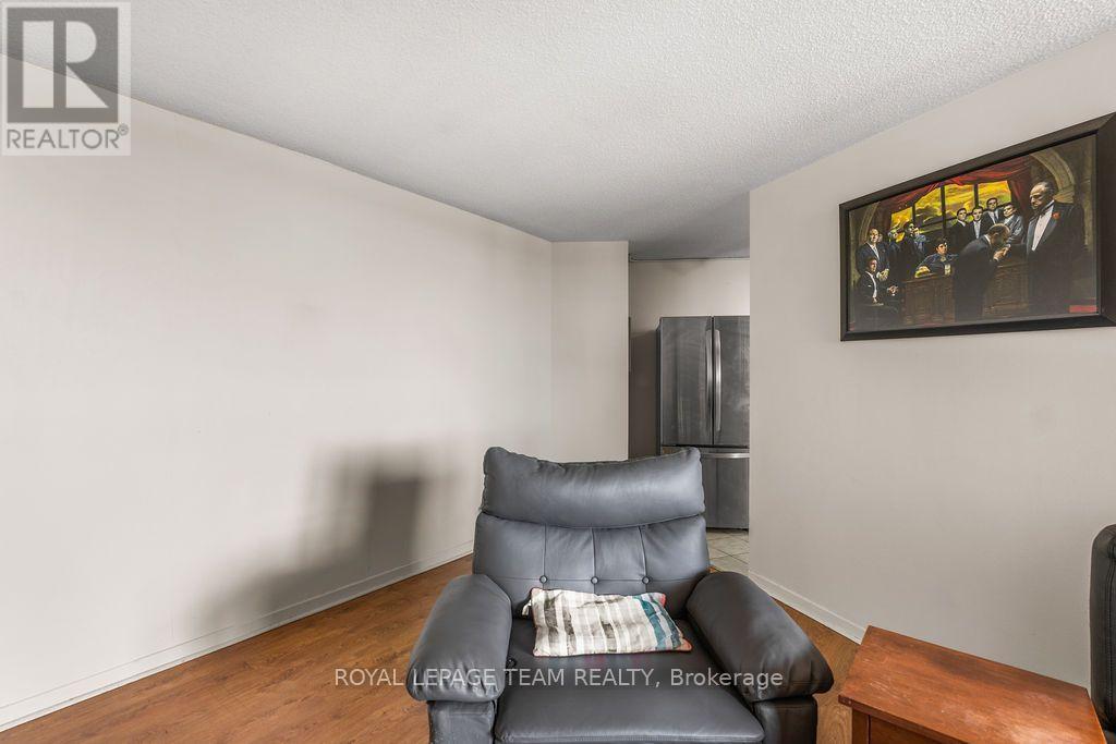 2 Bed, 1 Bath House for Sale in Ottawa – 1112 – 2000 JASMINE CRESCENT, Ottawa – MLS# X13779914 - Image 24