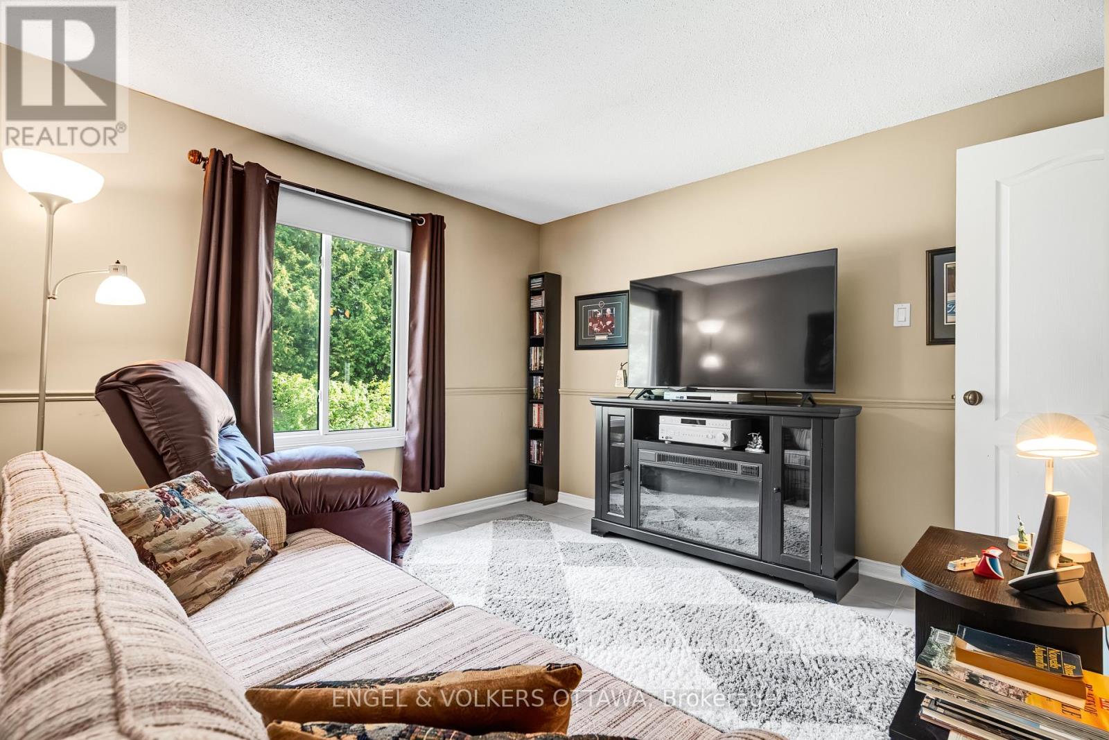 34 – 1793 AXMINSTER COURT, Ottawa. Luxury613. By Peter Sagos - Image 31