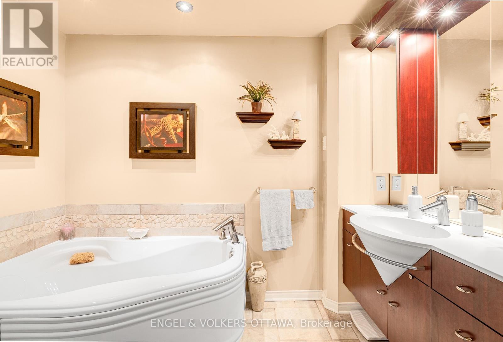 34 – 1793 AXMINSTER COURT, Ottawa. Luxury613. By Peter Sagos - Image 35
