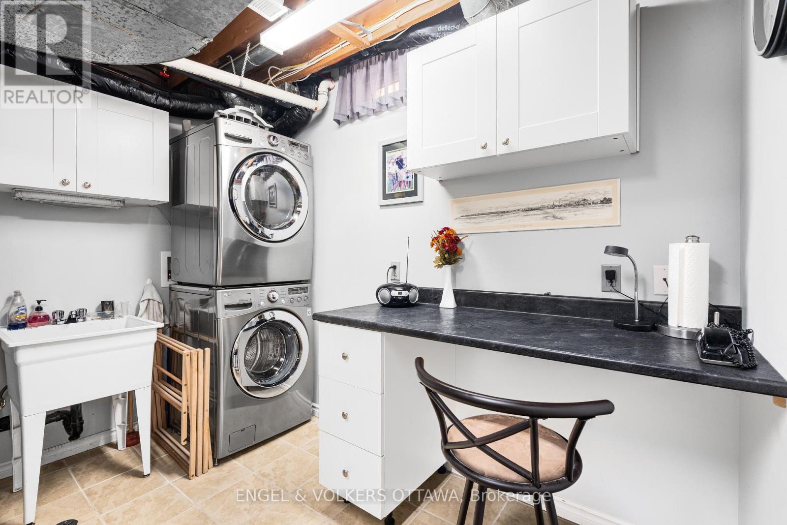 34 – 1793 AXMINSTER COURT, Ottawa. Luxury613. By Peter Sagos - Image 39