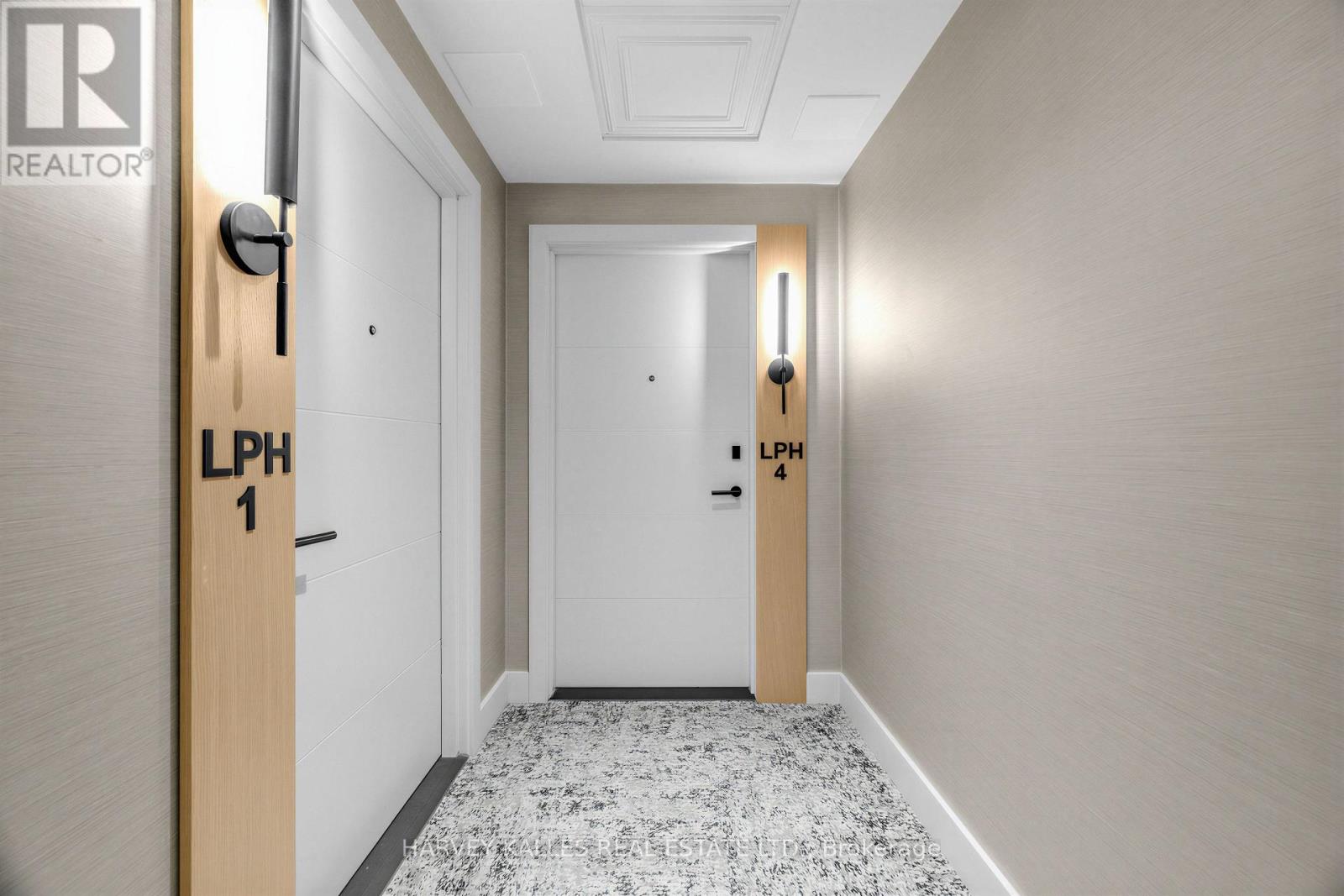 #LPH4 8 MANOR ROAD W - 5