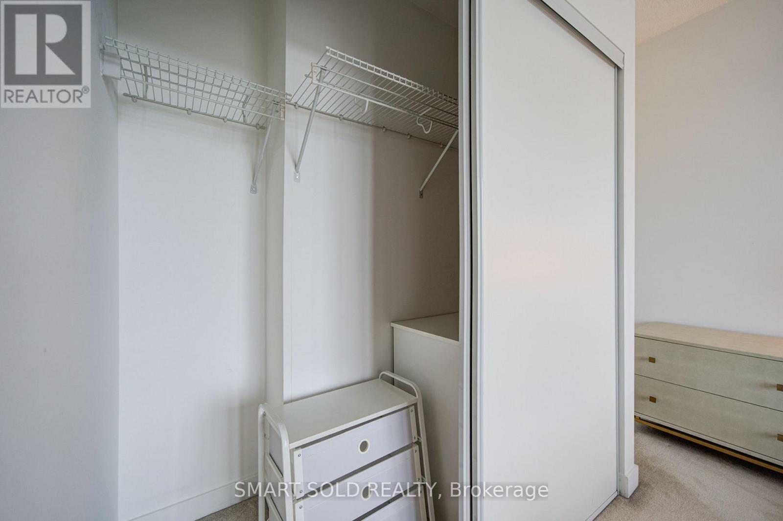 #3208 121 MCMAHON DRIVE - 23