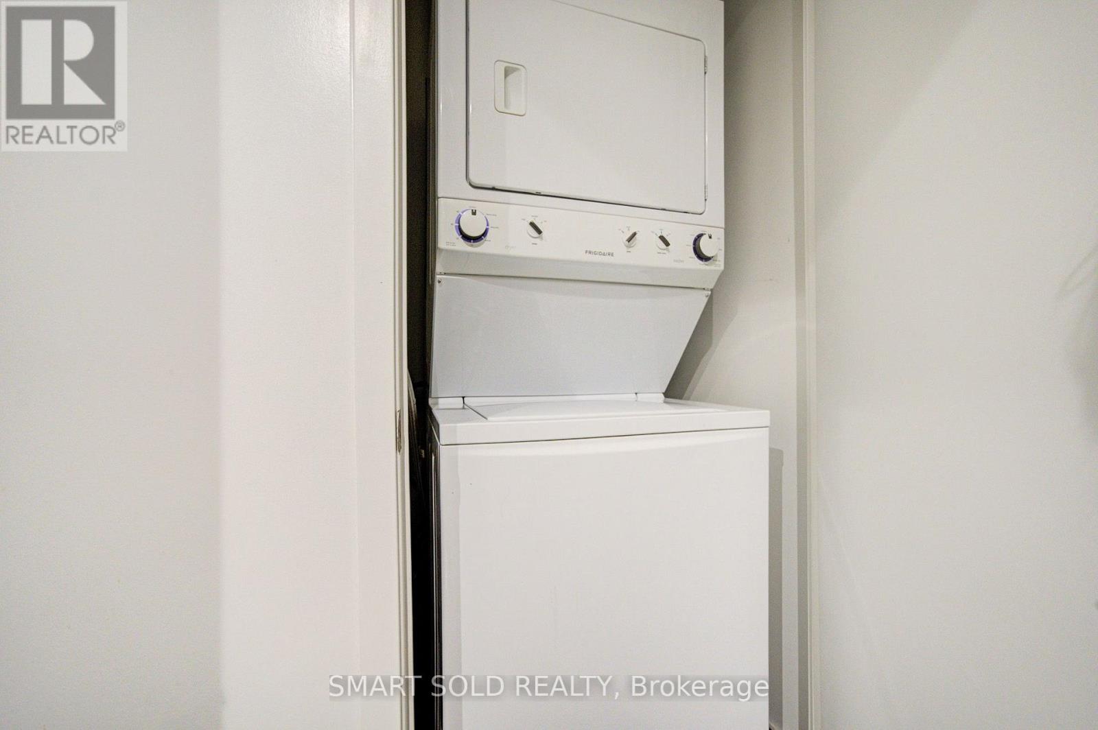 #3208 121 MCMAHON DRIVE - Image 33