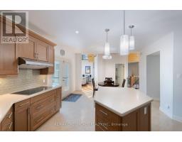 Family room - 127 Taylorwood Court, Oshawa, ON L1G7V7 Photo 12