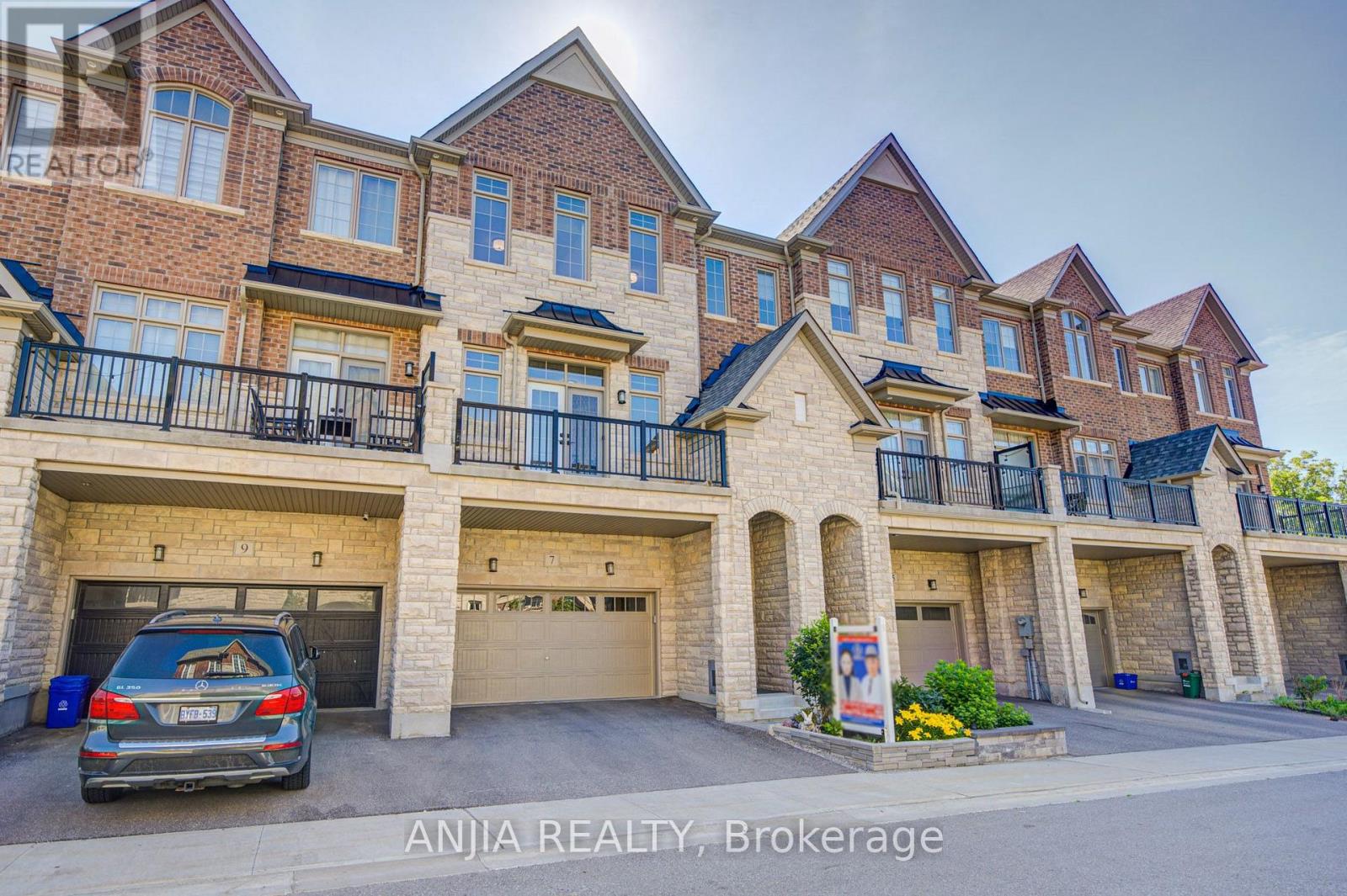 7 BEAUFORT WAY, Markham photo 2