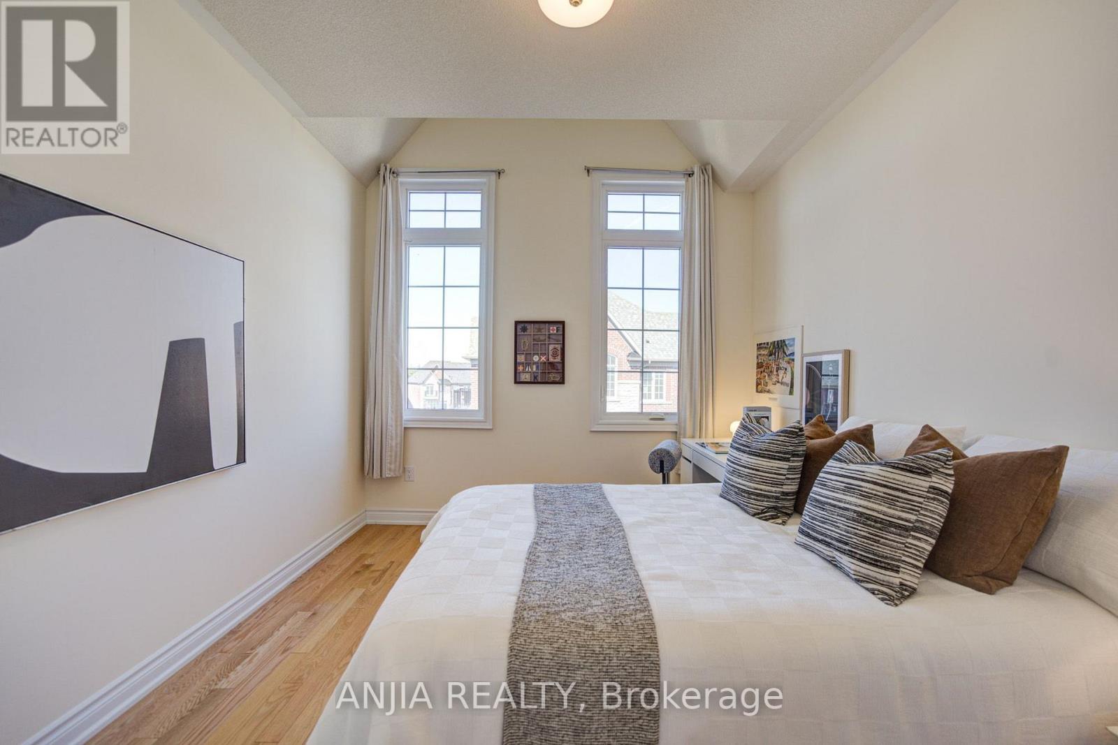 7 BEAUFORT WAY - Image 42
