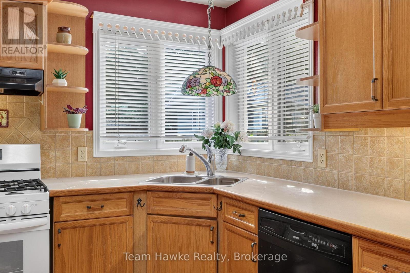 255 HANLY STREET - Image 11