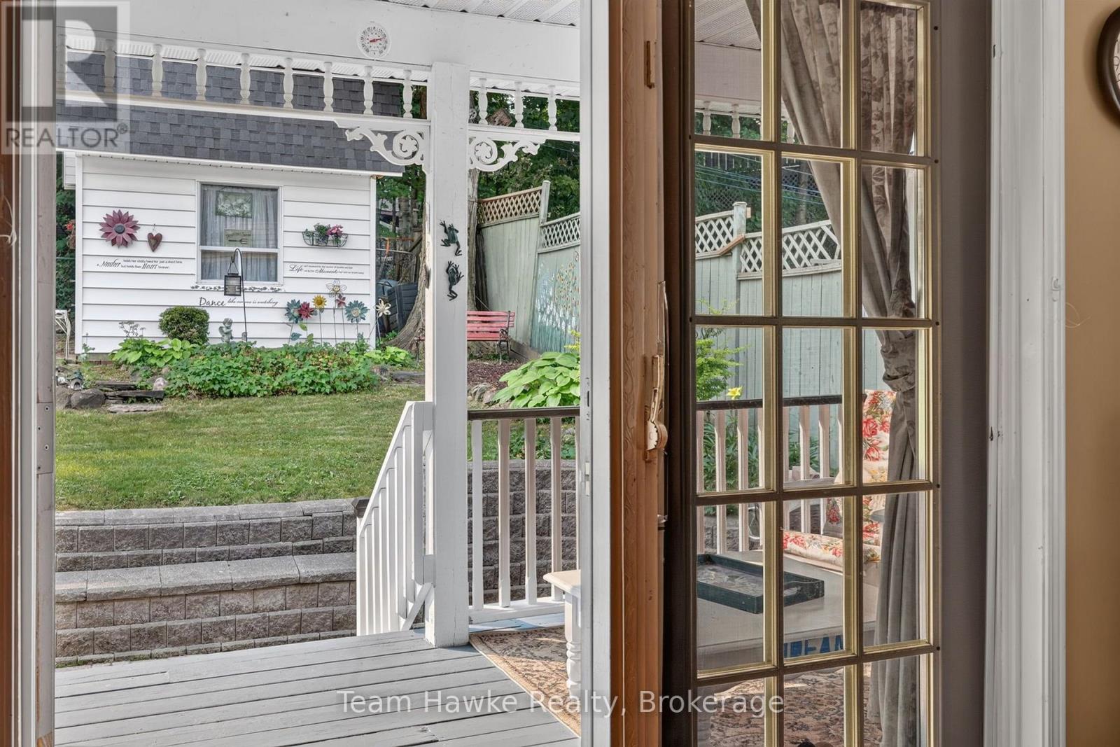 255 HANLY STREET - Image 34