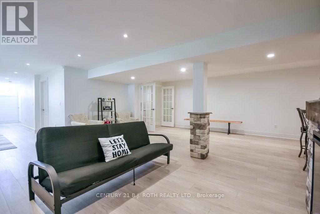 5 KEYZER DRIVE - 33