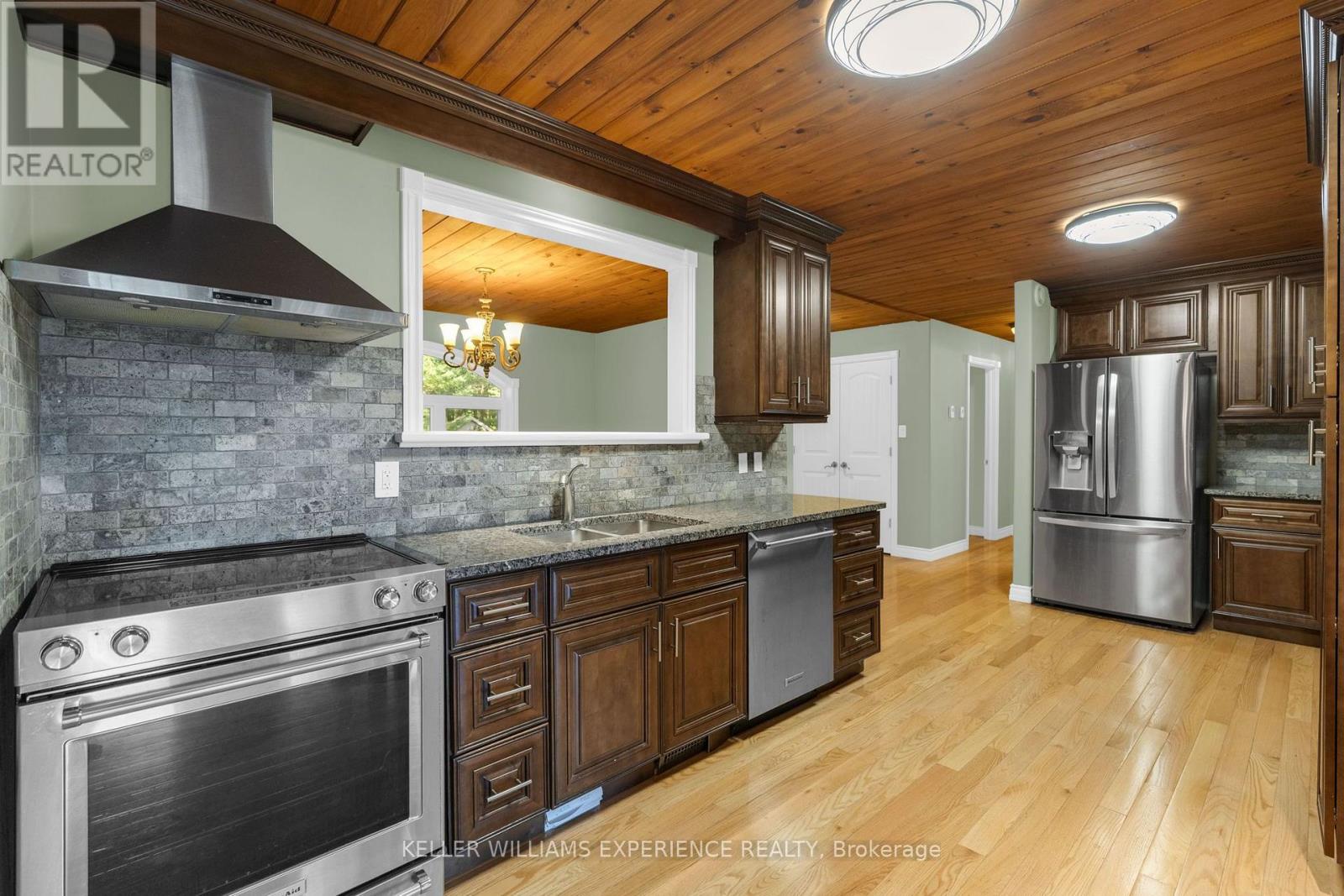 229 SUNNIDALE ROAD, Wasaga Beach — photo 3