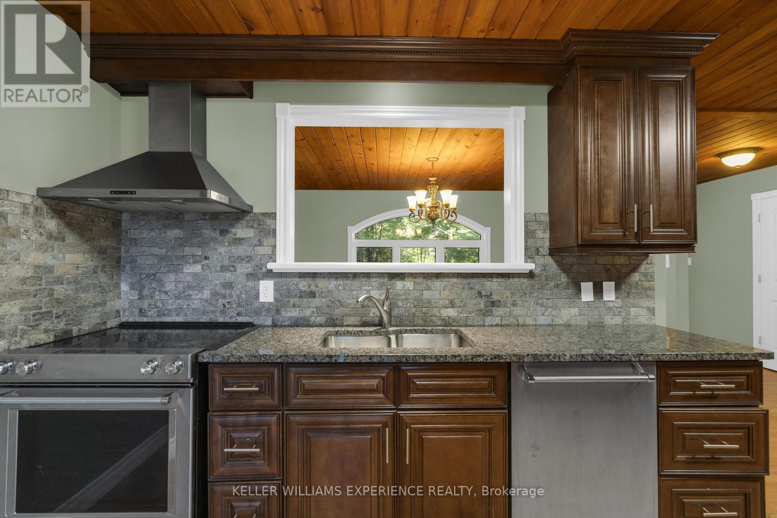 229 SUNNIDALE ROAD, Wasaga Beach — photo 4