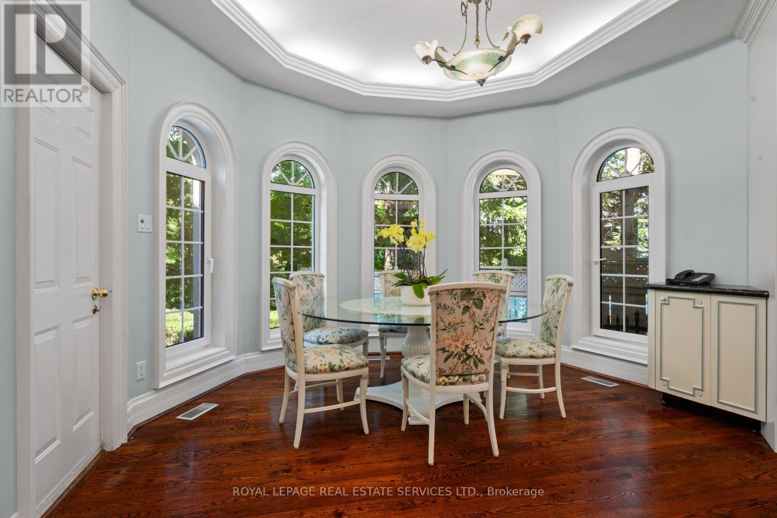 7 THE GREEN PINES - Image 11
