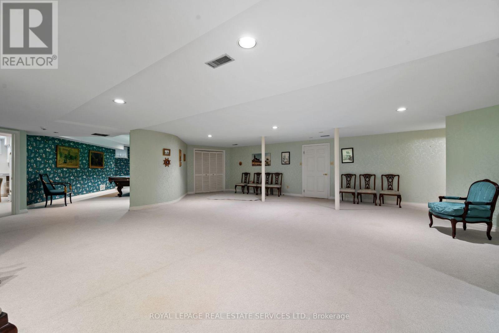 7 THE GREEN PINES - 34