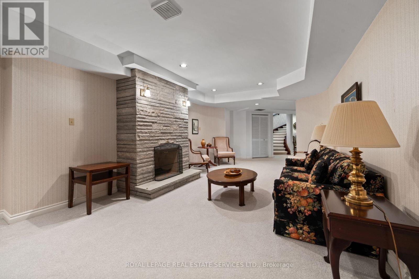 7 THE GREEN PINES - Image 38
