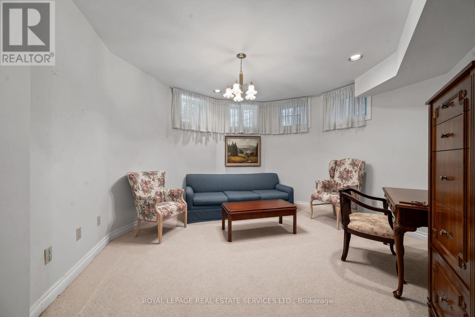 7 THE GREEN PINES - Image 41