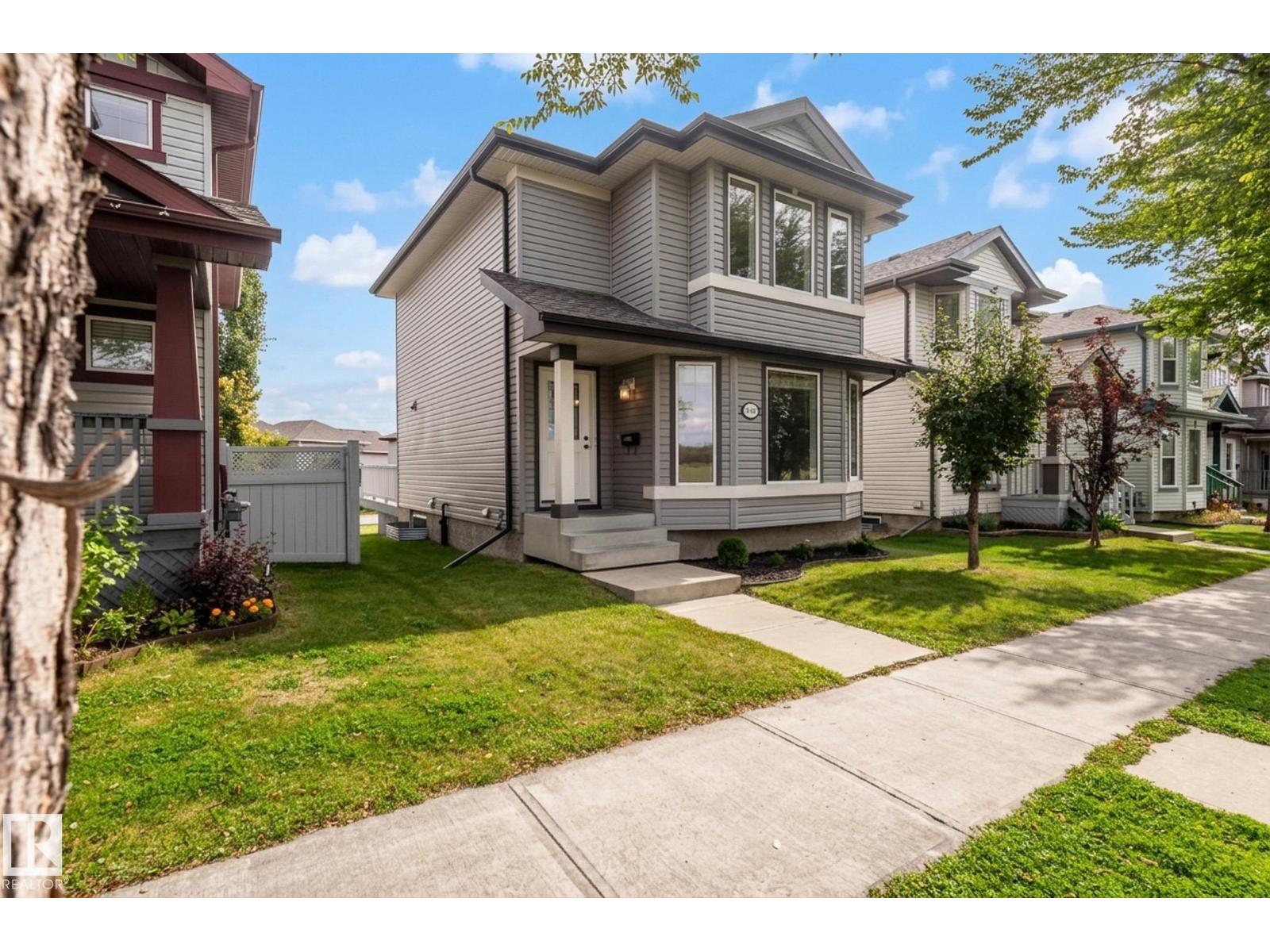 404 HEMINGWAY RD NW, Edmonton, Alberta, T6M0J8