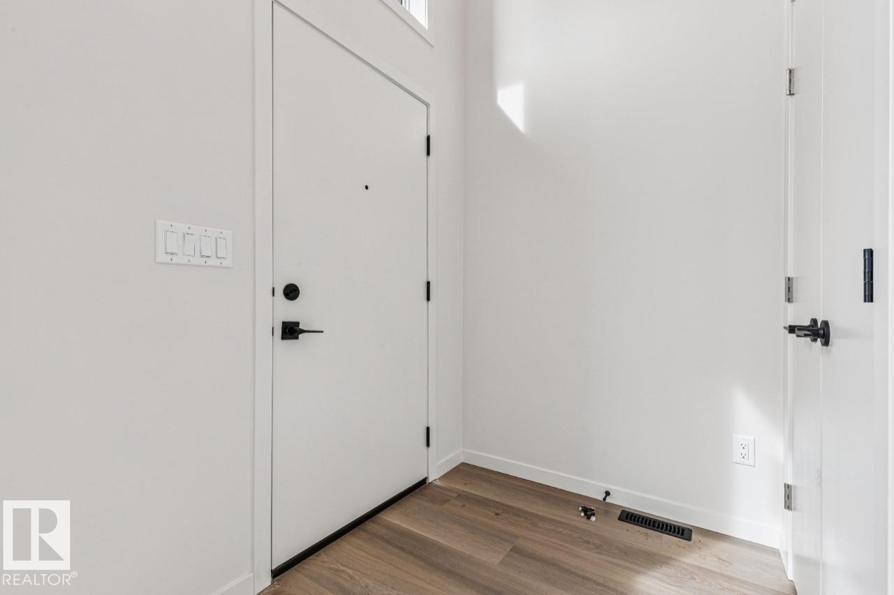 319 30 ST SW - 4