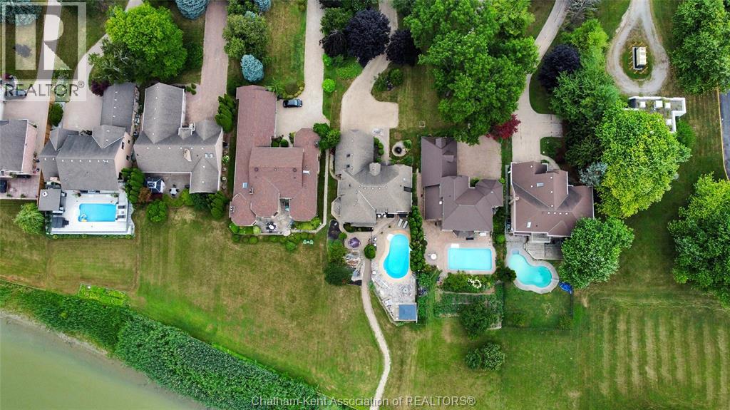 932 GRAND AVENUE West, Chatham — photo 2