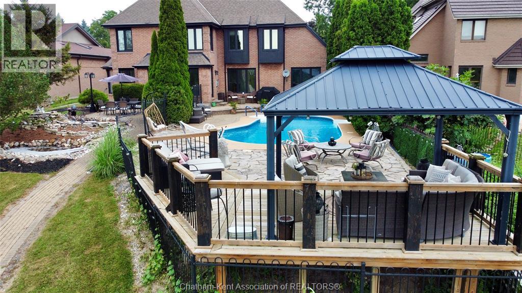 932 GRAND AVENUE West, Chatham — photo 4