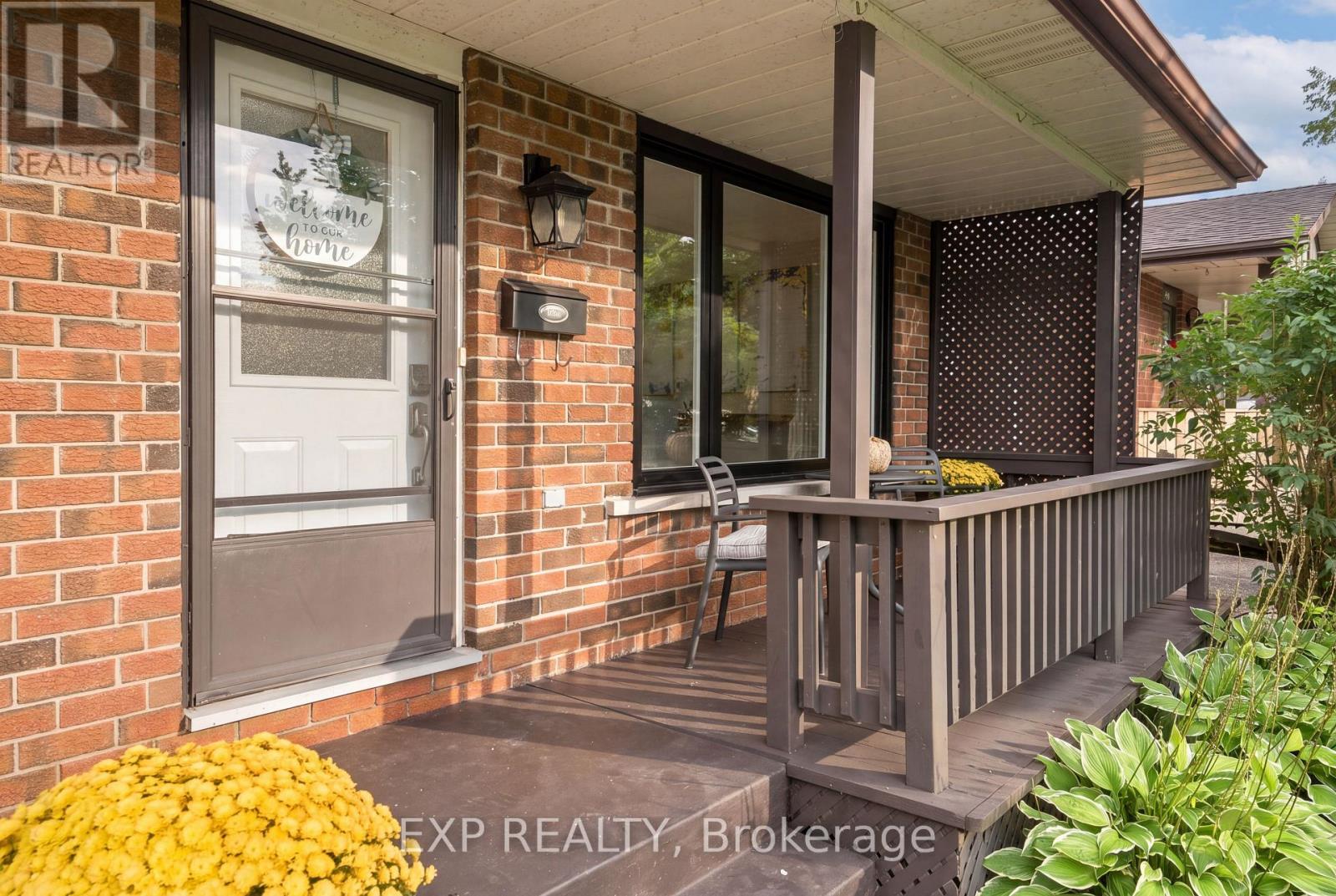 447 DRUMMERHILL CRESCENT — photo 2
