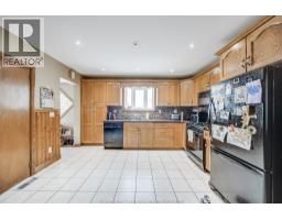 Kitchen - 219 Inshes, Chatham, ON N7M2Z5 Photo 9