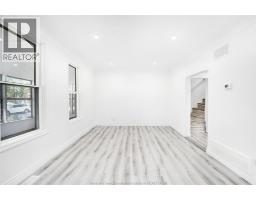 Enclosed porch - 1022 Hickory Road, Windsor, ON N8Y3S1 Photo 8