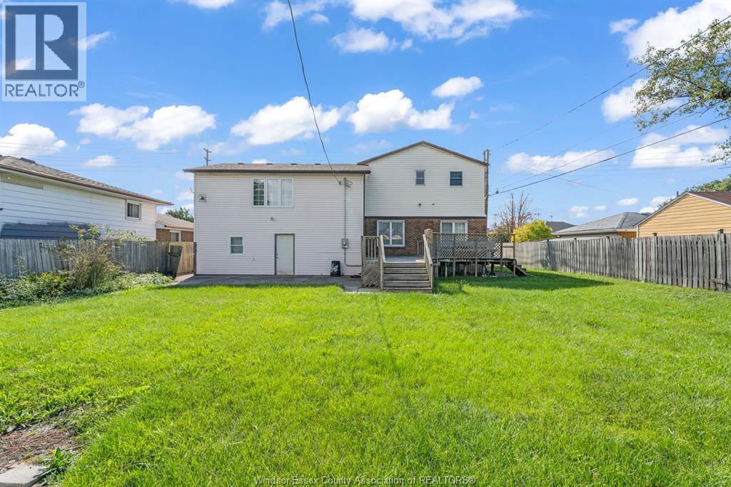 2416 MERCER STREET, Windsor — photo 9