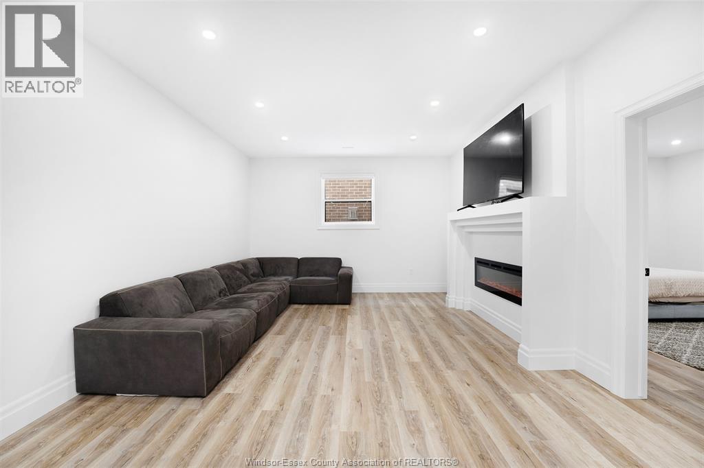 3838 RONALD AVE - 30