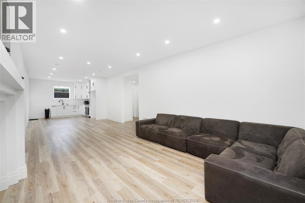 3838 RONALD AVE - 31