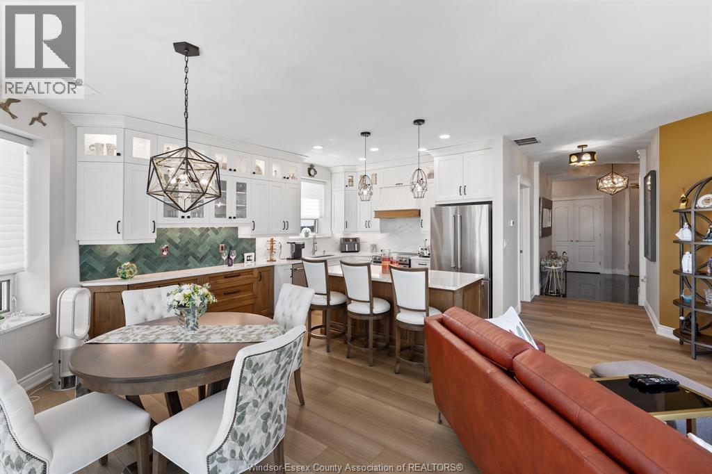 #901 5055 RIVERSIDE DRIVE East - 30