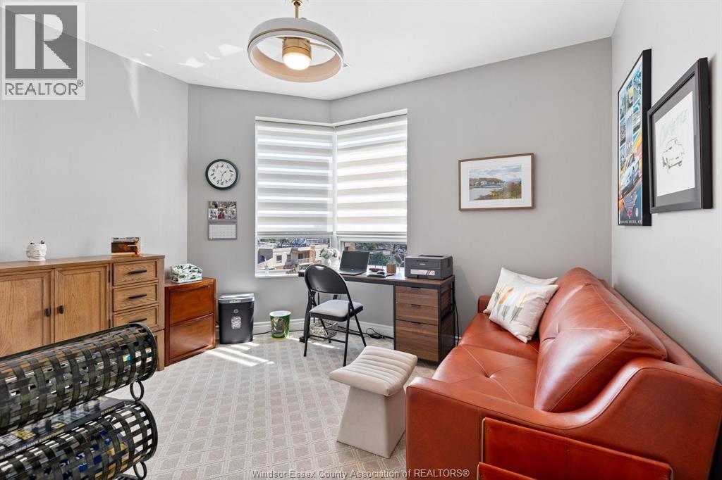 #901 5055 RIVERSIDE DRIVE East - 38