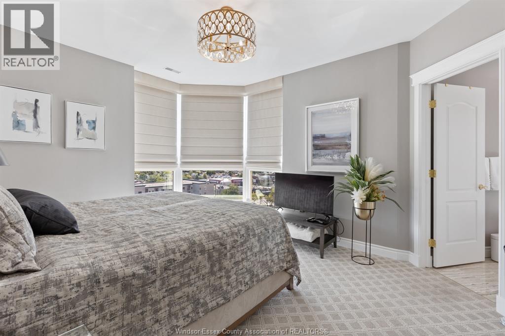 #901 5055 RIVERSIDE DRIVE East - 39