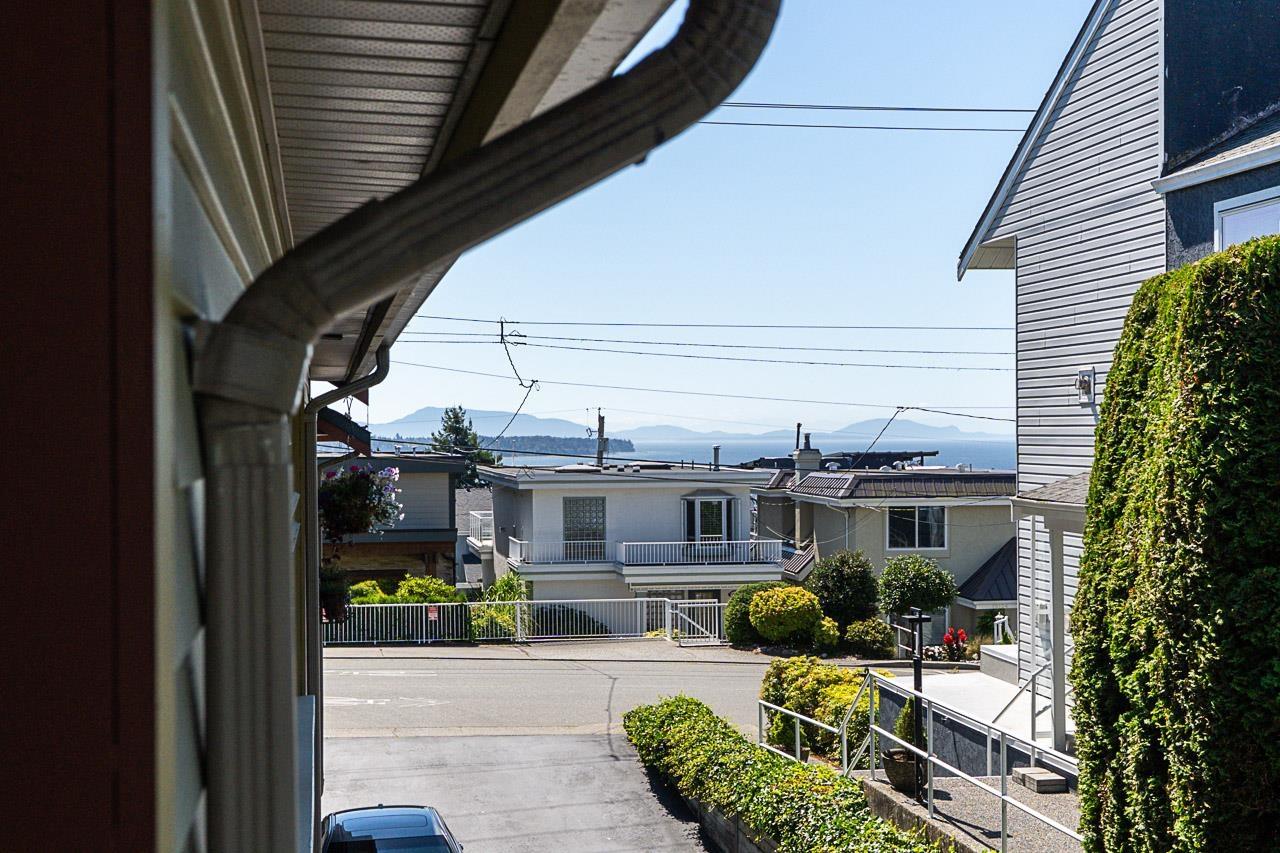 4 15151 BUENA VISTA AVENUE, White Rock