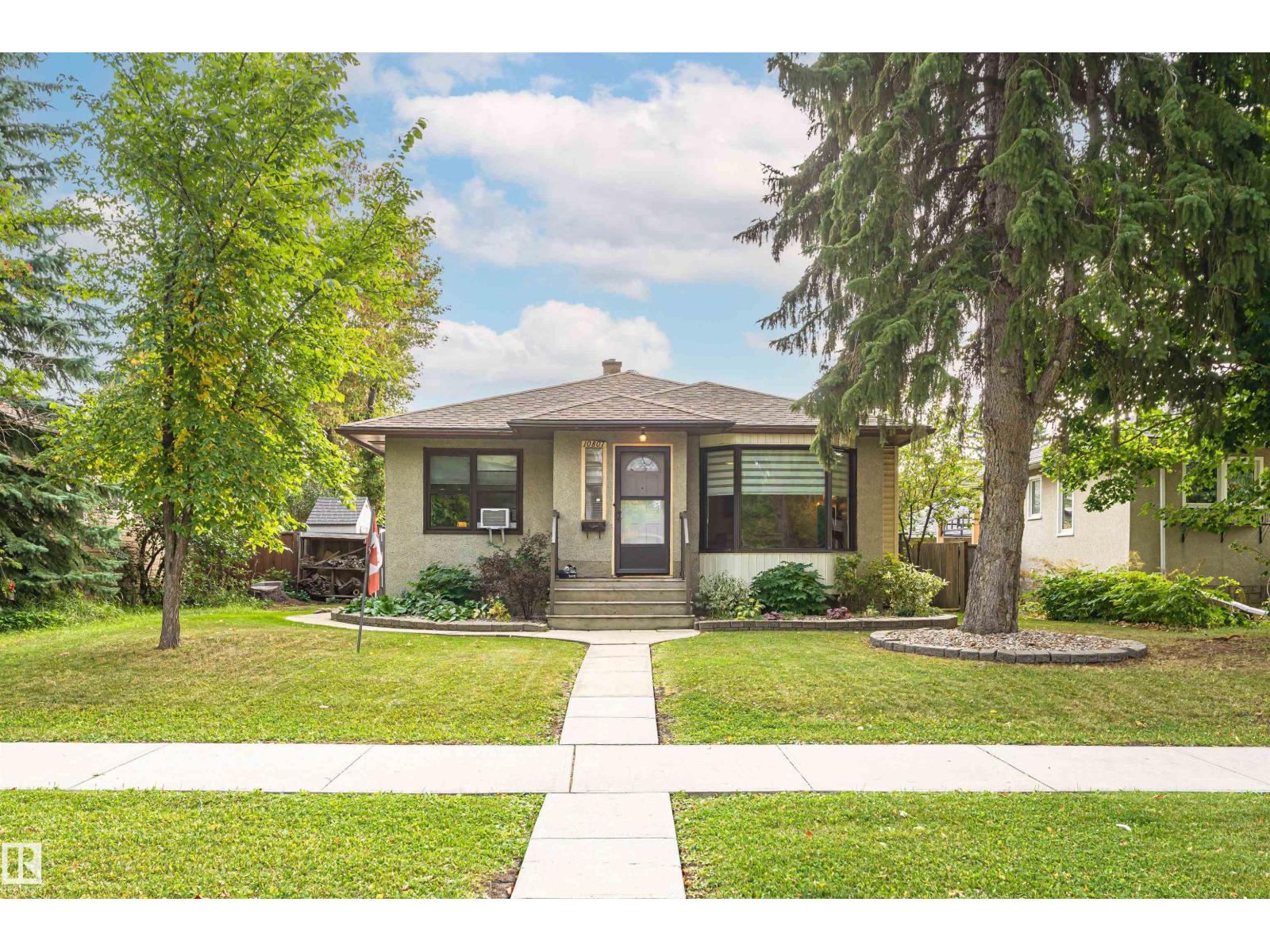 10807 136 ST NW, Edmonton, Alberta, T5M1M1