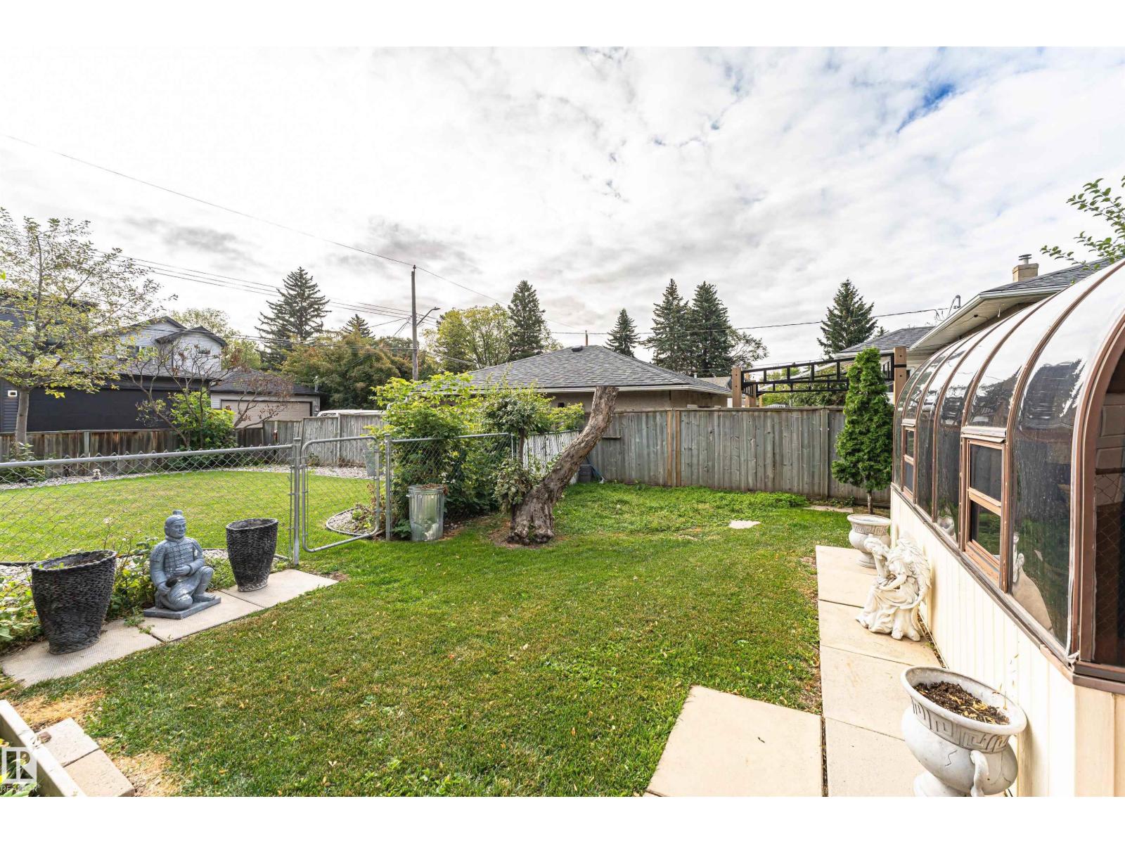10807 136 ST NW - 49
