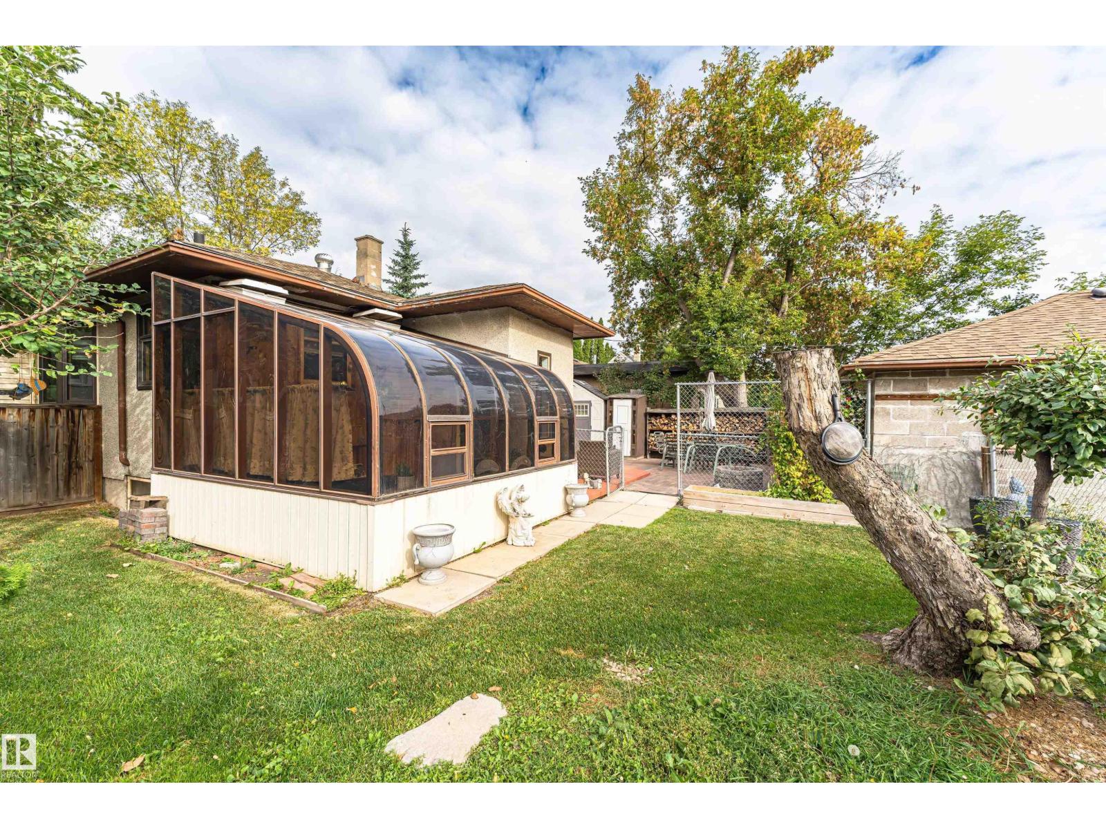 10807 136 ST NW - 51