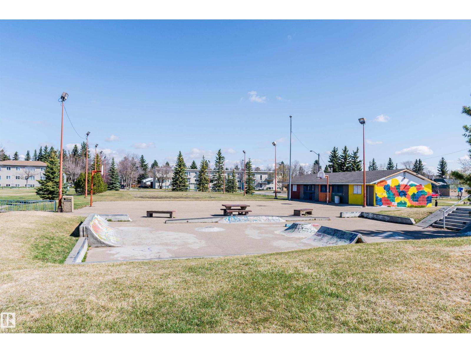10807 136 ST NW - 62