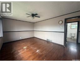 12 6th Street Crescent W, Kindersley, SK S0L1S0 Photo 13