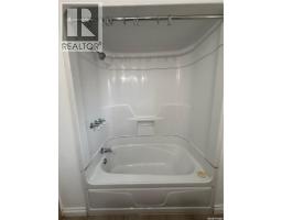 12 6th Street Crescent W, Kindersley, SK S0L1S0 Photo 24